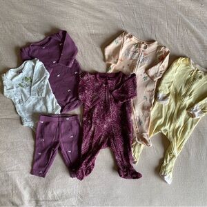 Carter’s Baby Girl Onesies Footie Pajamas Bundle. Outfits. Bodysuits. 3 months